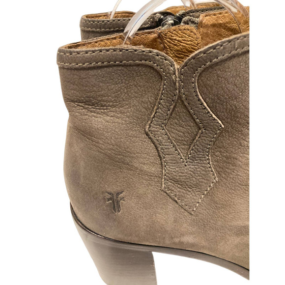 Frye Women's Zippered Ankle Boots‎ Size Brown Leather Size 7M - Picture 11 of 13